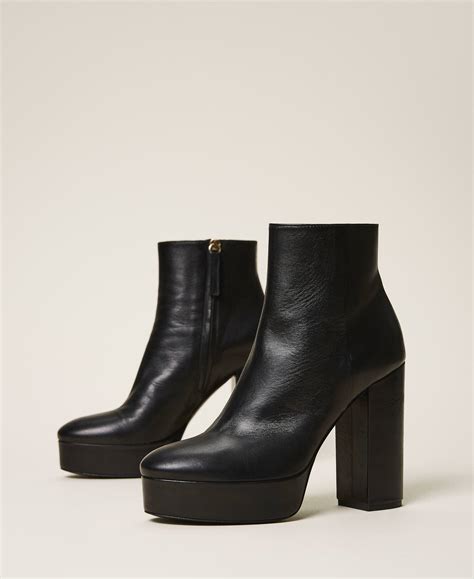 botas prada negras mujer|Botines de piel con plataforma Negro .